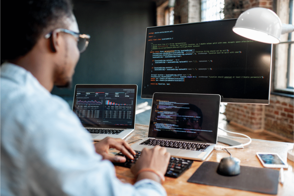 MokshTech MSP outsourcing with 24/7 helpdesk, managed IT support, cloud migration, NOC services, and scalable IT solutions